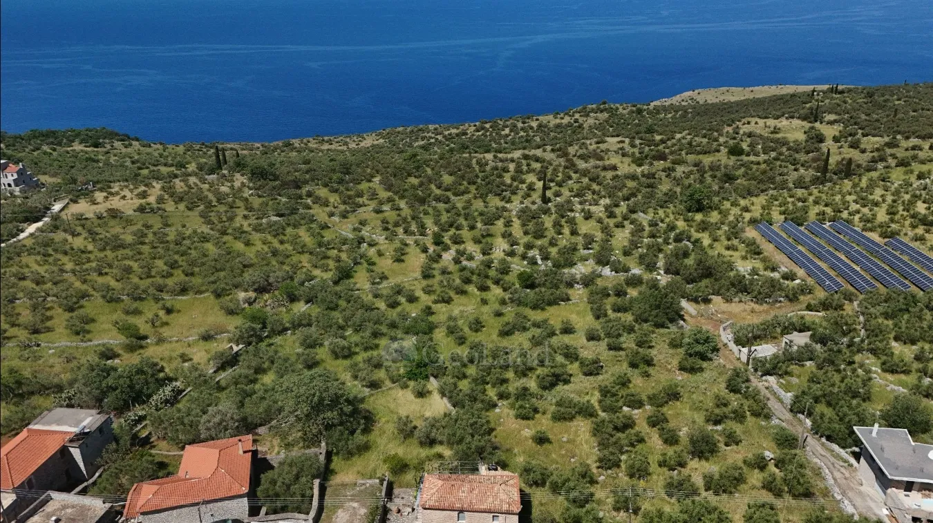 Οικόπεδο 606τ.μ.  - 5