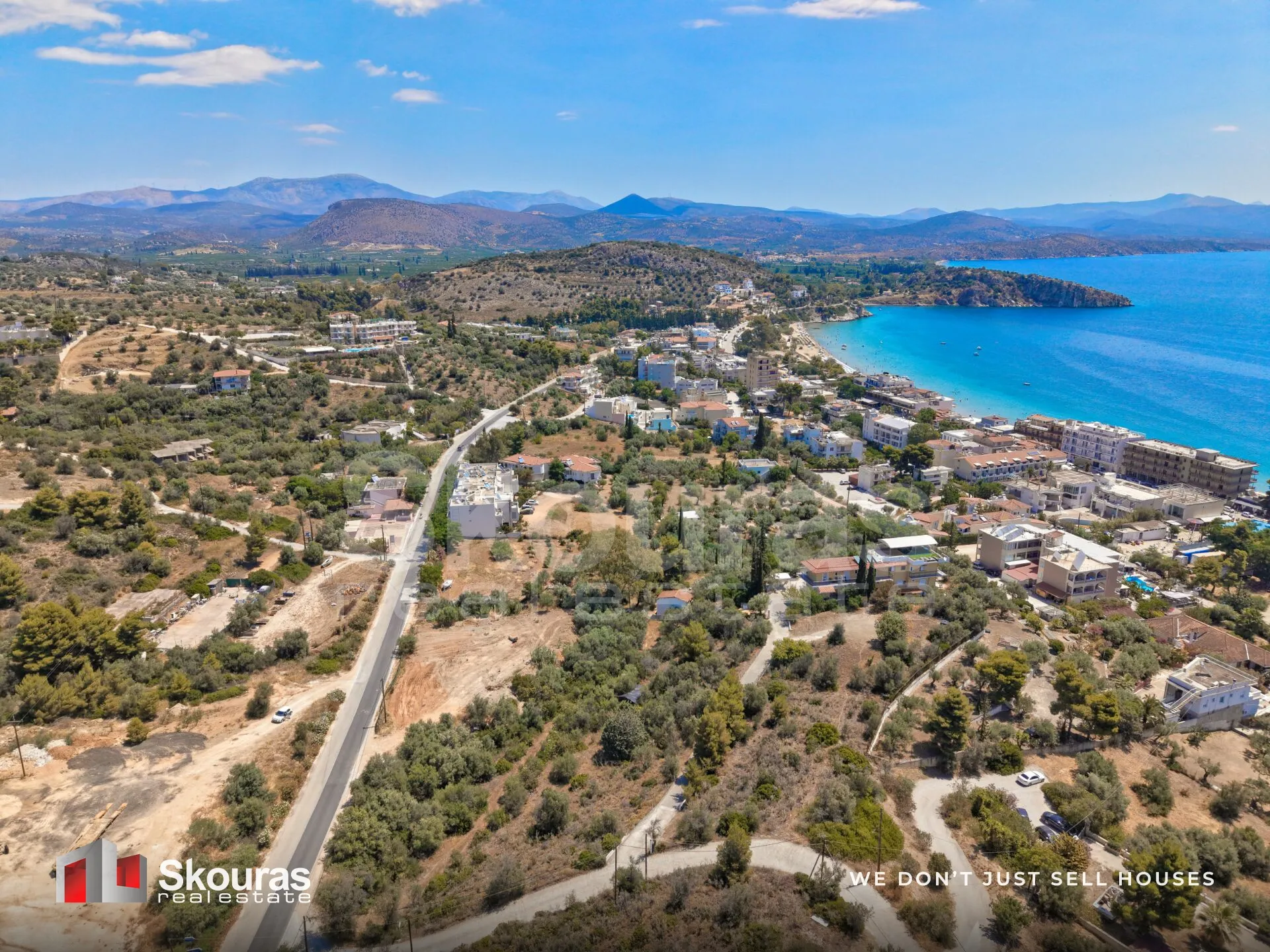Οικόπεδο 1637τ.μ.  - 4