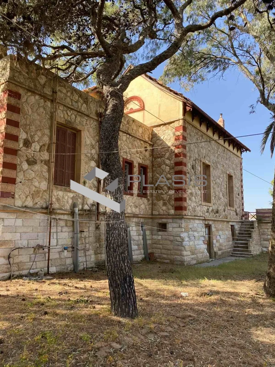 Μονοκατοικία 600τ.μ.  - 4