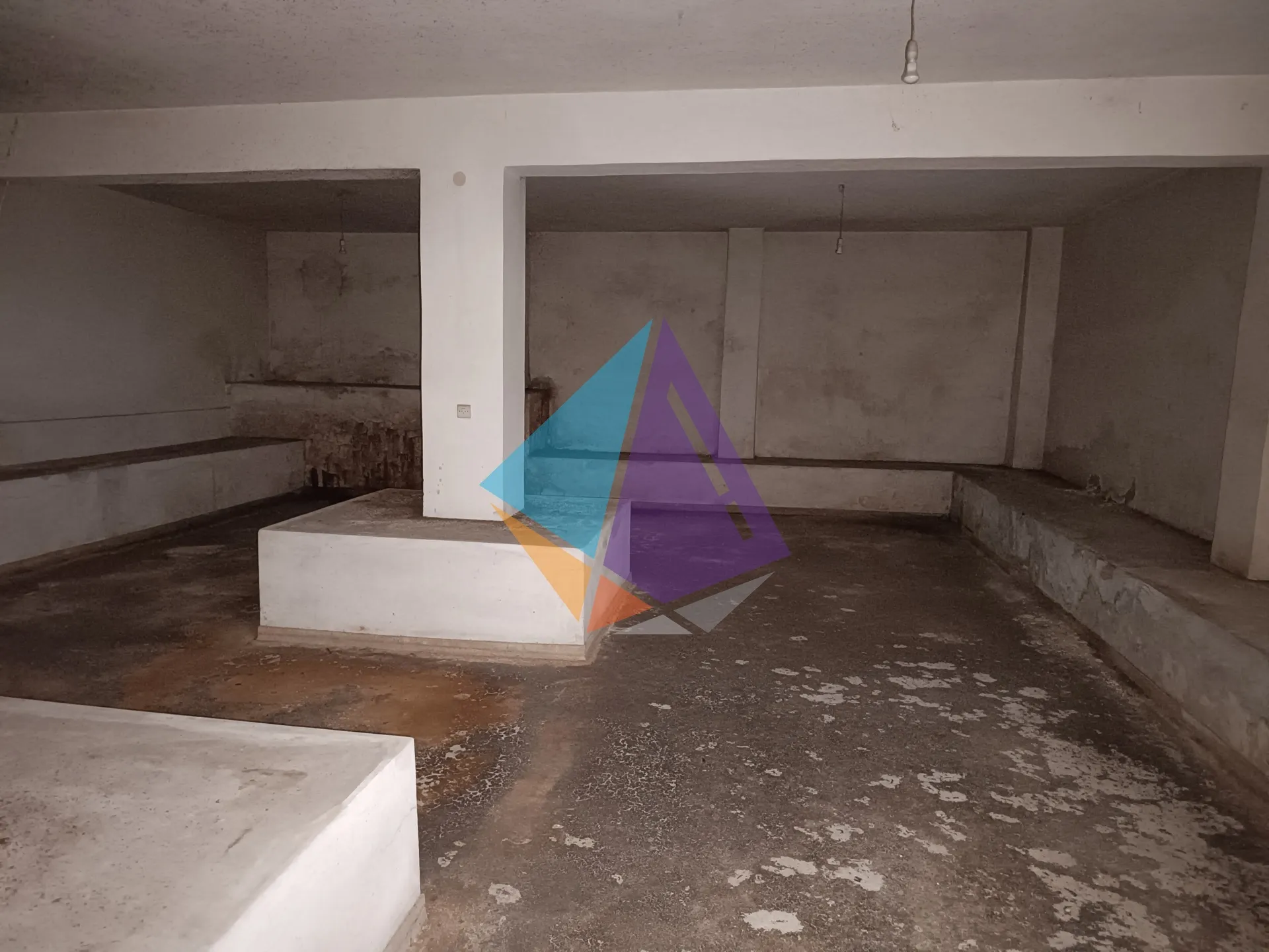 Warehouse 200m²  - 2