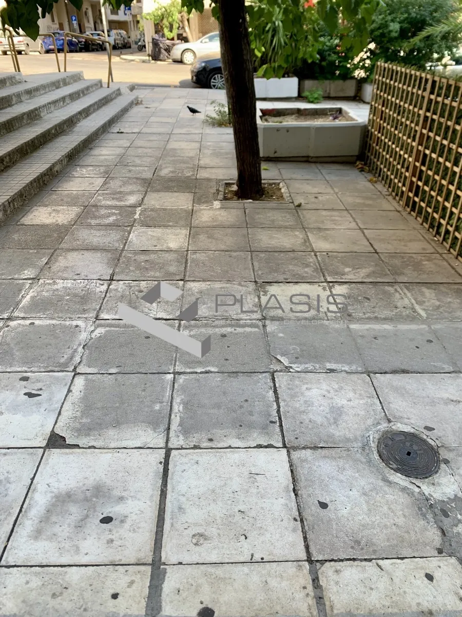 Κατάστημα 22τ.μ.  - 3