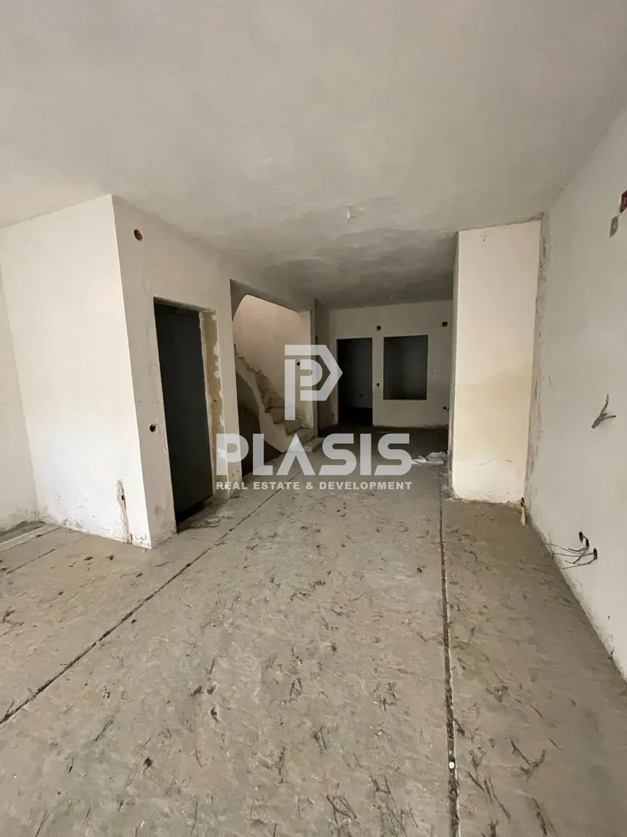 Διαμέρισμα 280τ.μ.  - 3