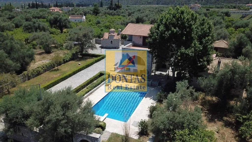 Μονοκατοικία 250τ.μ.  - 2