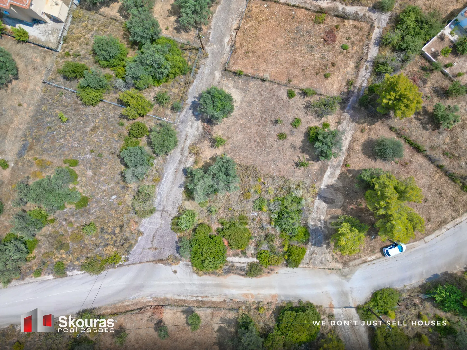 Plot 423m²  - 3