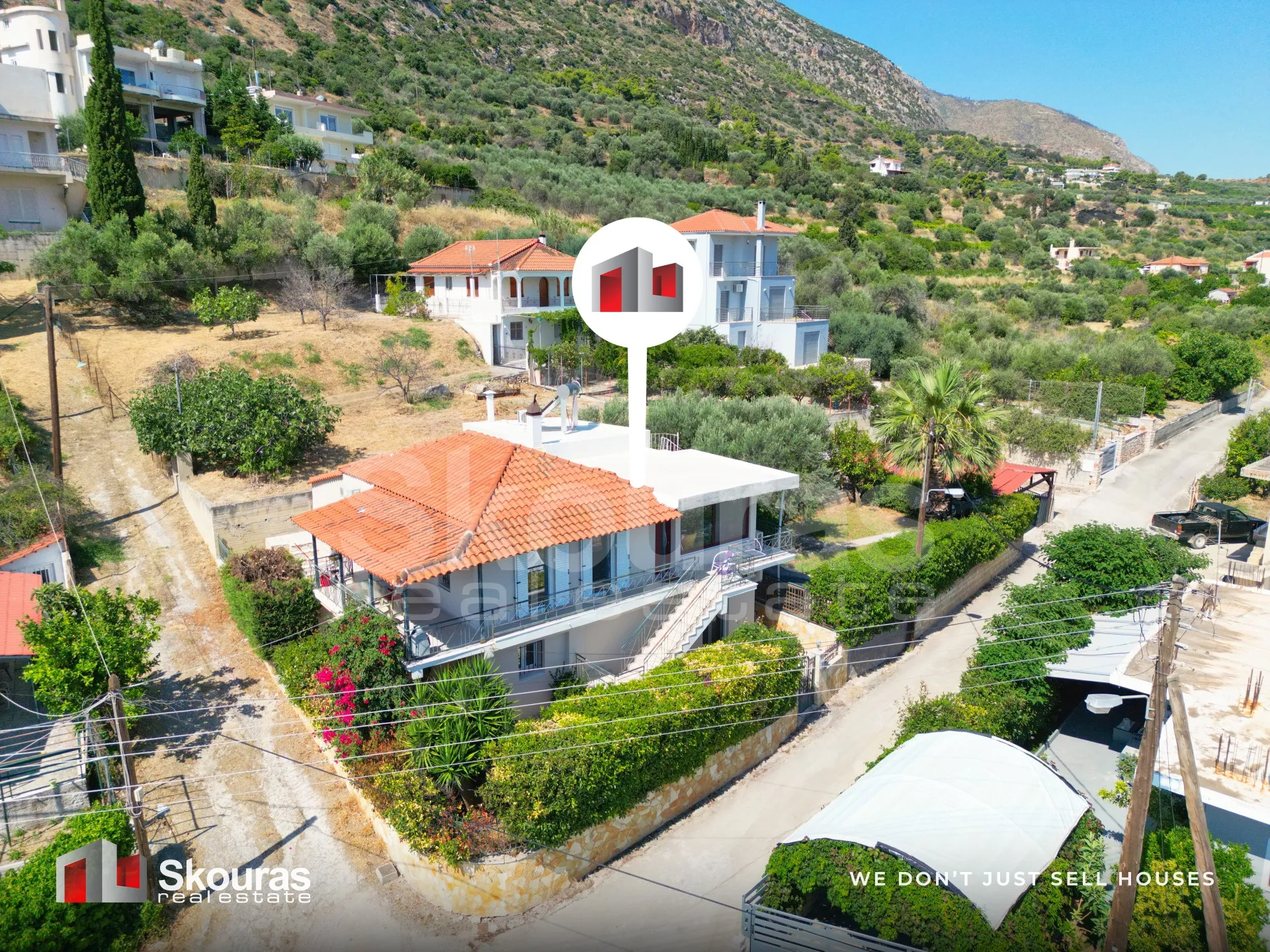 Μονοκατοικία 215τ.μ.  - 2