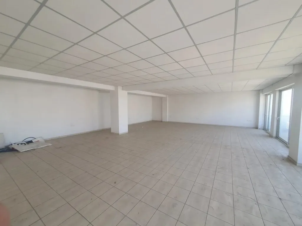 Shop 250m²  - 4