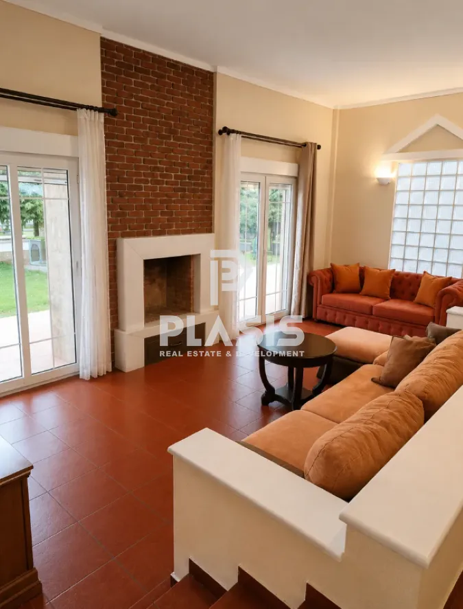 Μονοκατοικία 220τ.μ.  - 2