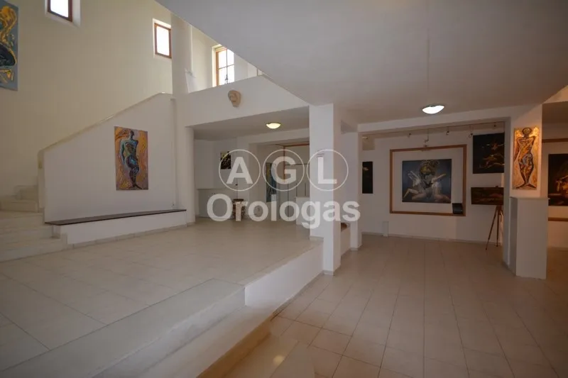 Shop 840m²  - 4