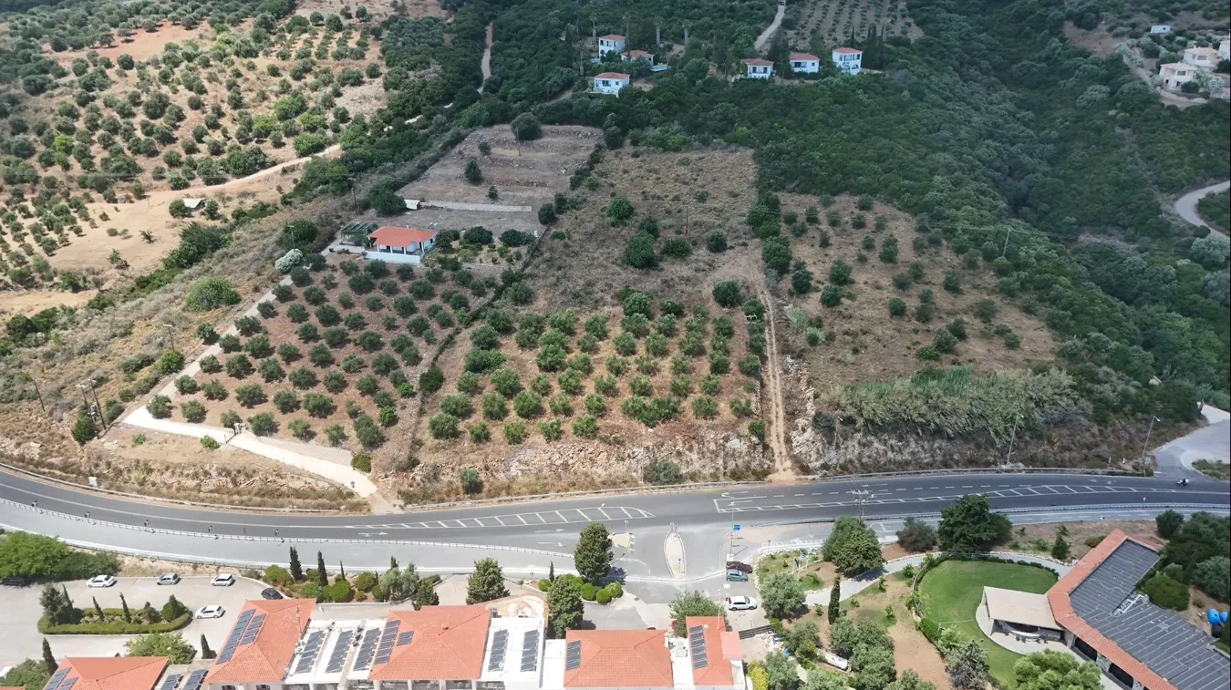 Land Parcel 9400m²  - 4