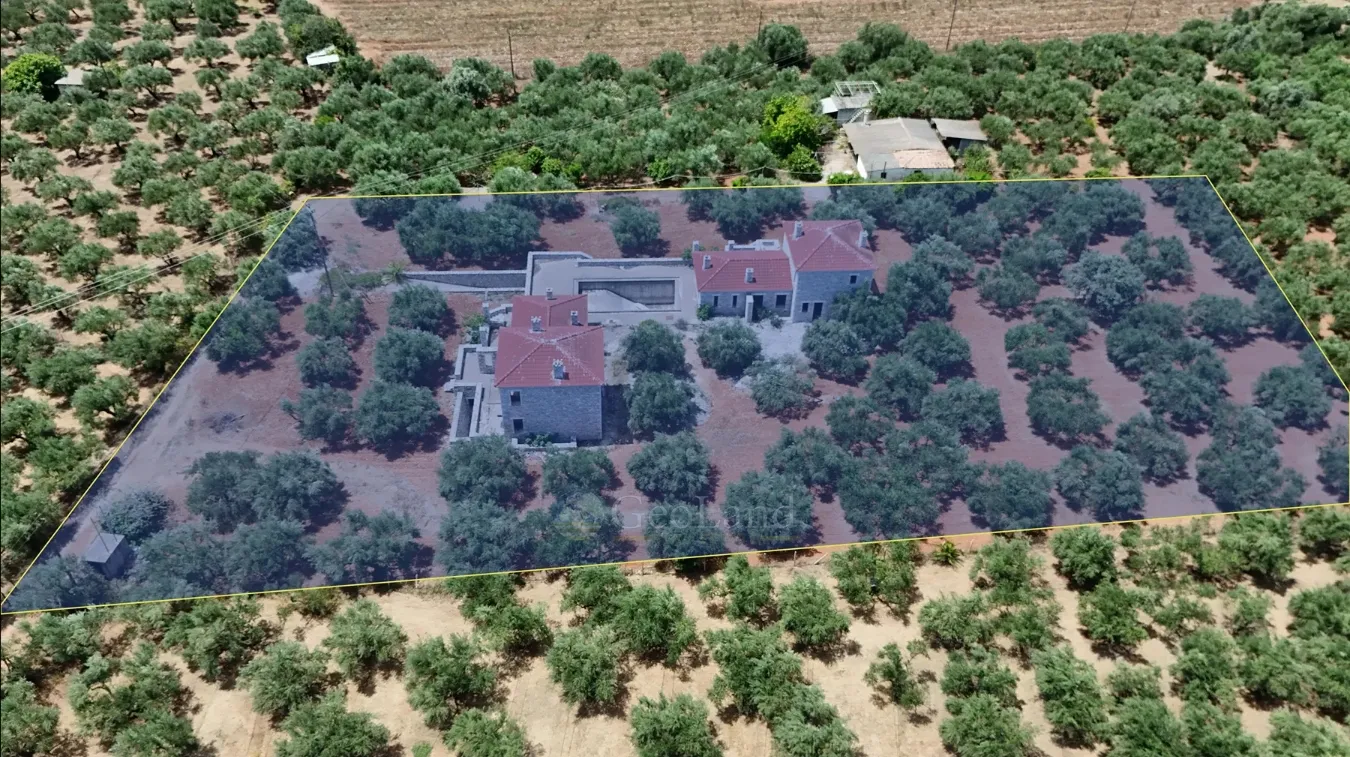 Αυτόνομο κτήριο κατοικιών 680τ.μ.  - 2