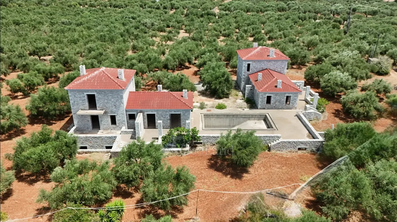 Αυτόνομο κτήριο κατοικιών 680τ.μ.  - 3