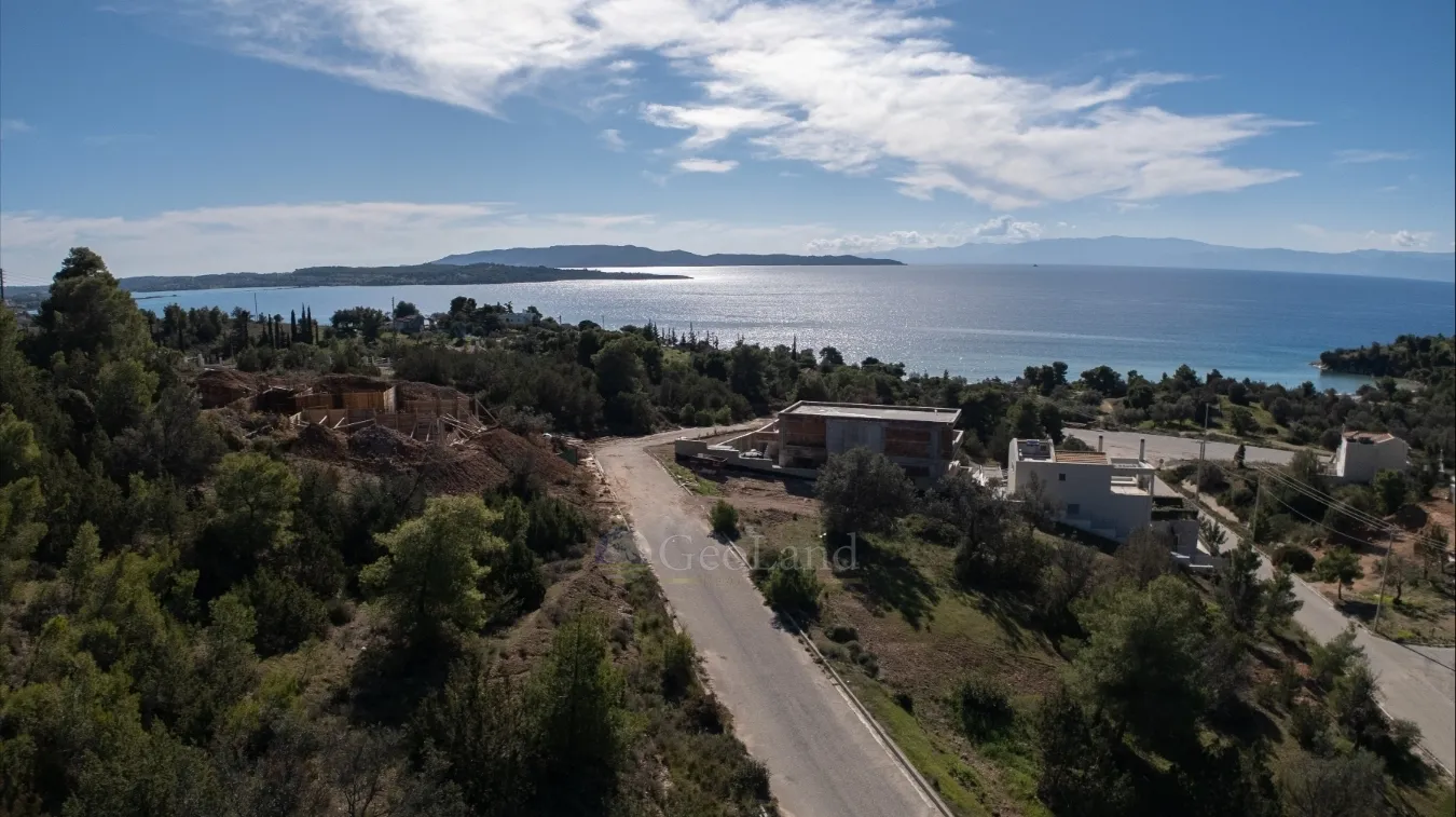 Οικόπεδο 684τ.μ.  - 2