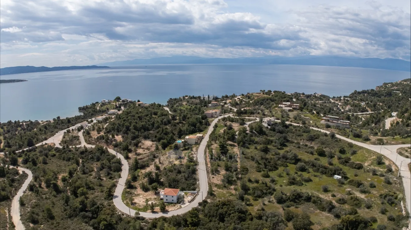 Οικόπεδο 675τ.μ.  - 2