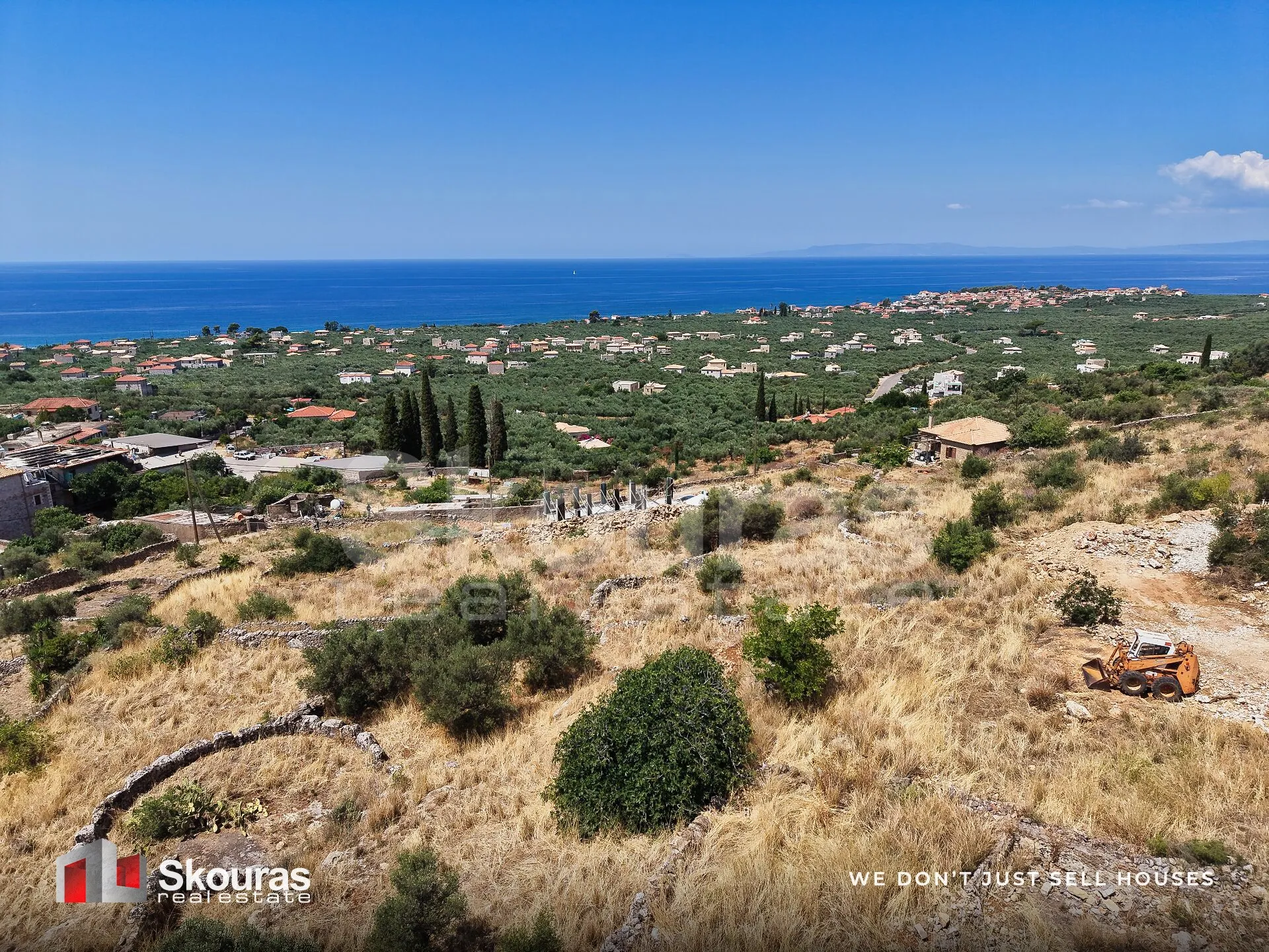 Οικόπεδο 180τ.μ.  - 4