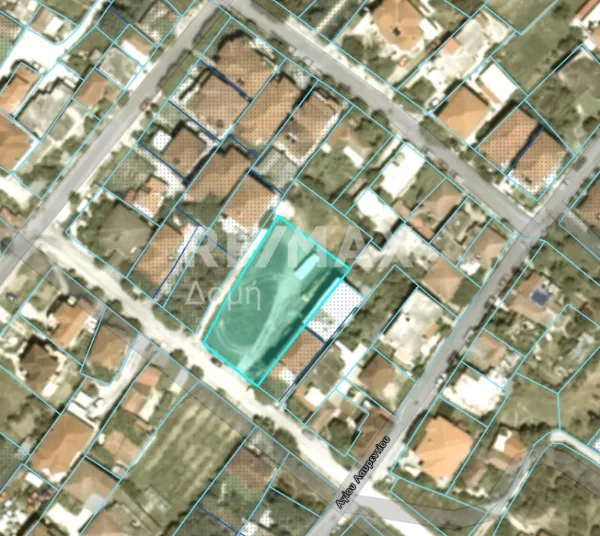 Plot 996m²  - 2