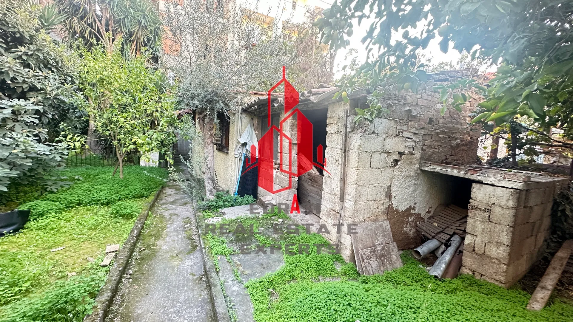 Οικόπεδο 270τ.μ.  - 5