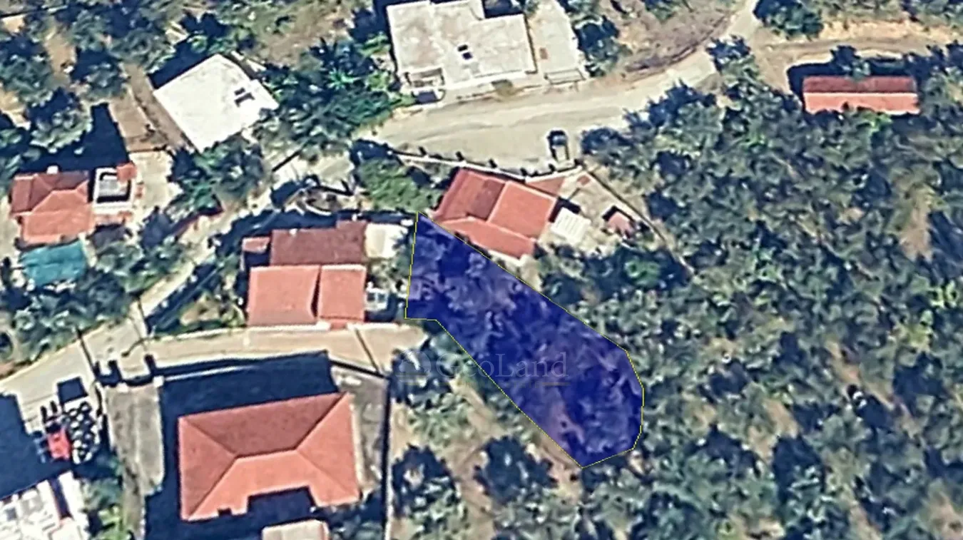 Land Parcel 305m²  - 2