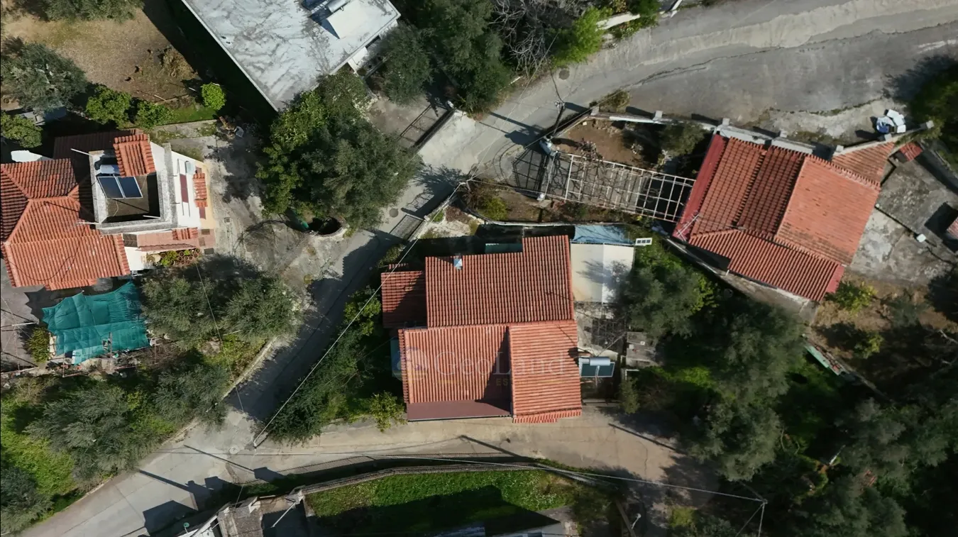 Land Parcel 305m²  - 4