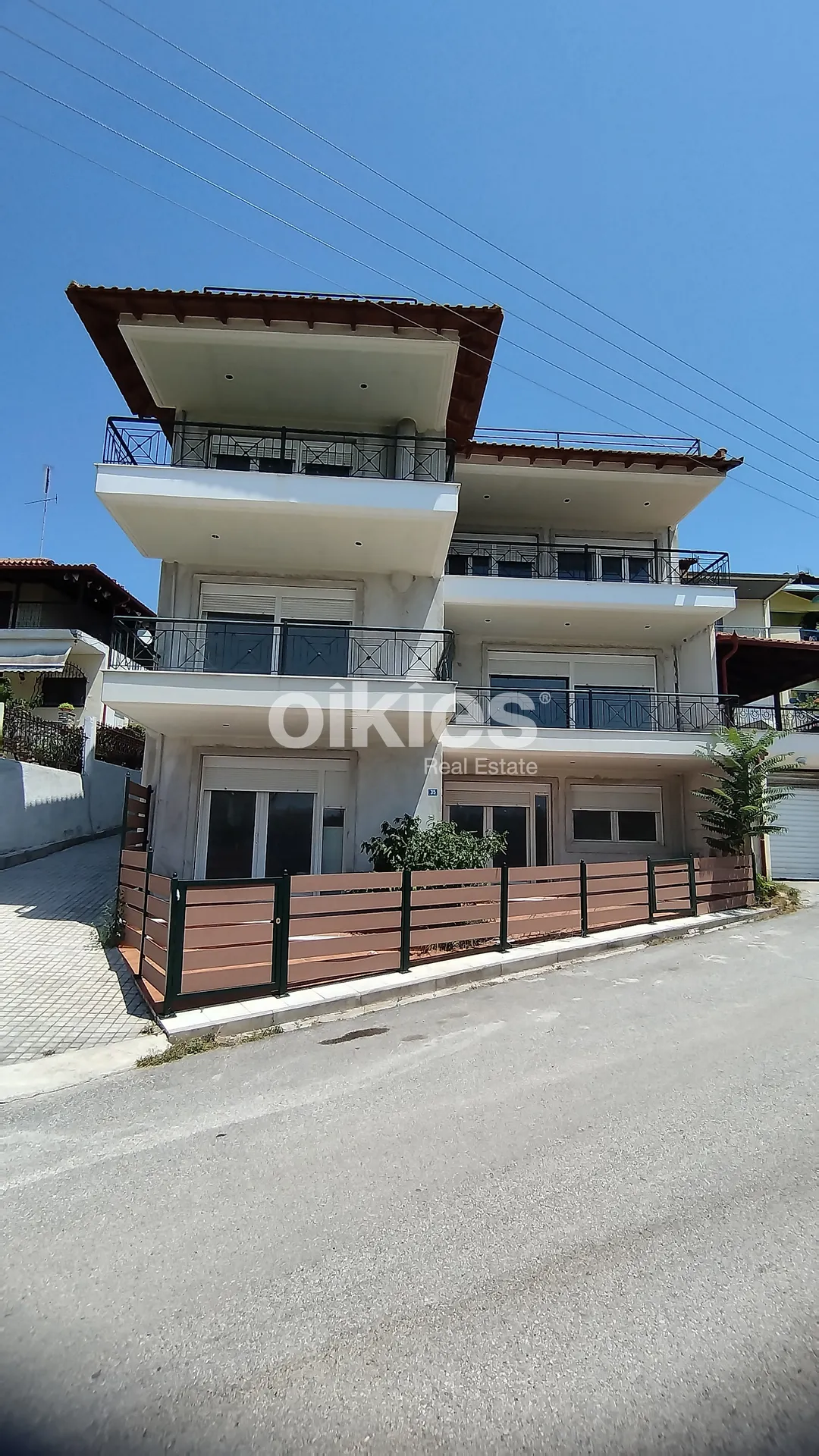 Αυτόνομο κτήριο κατοικιών 740τ.μ.  - 2