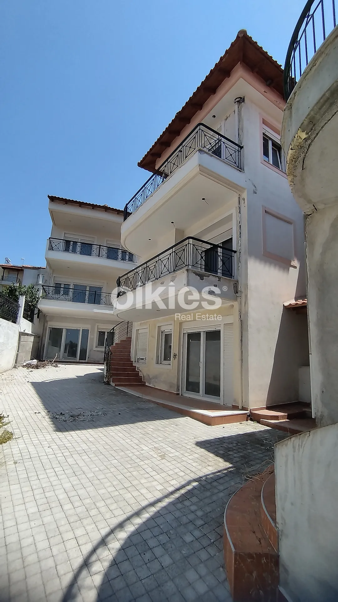 Αυτόνομο κτήριο κατοικιών 740τ.μ.  - 3