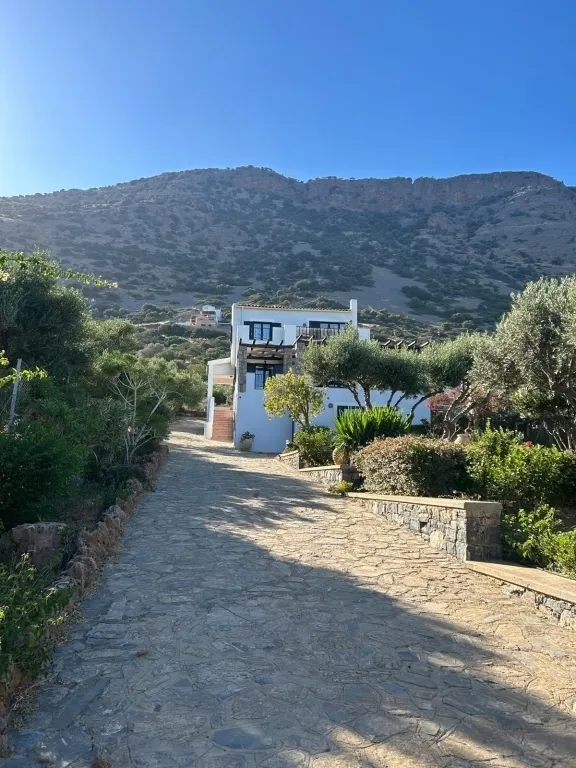 Μονοκατοικία 220τ.μ.  - 2