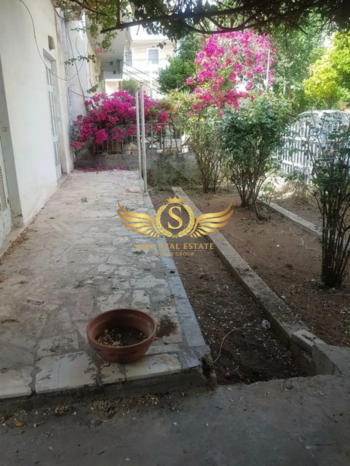 Plot 235m²  - 3