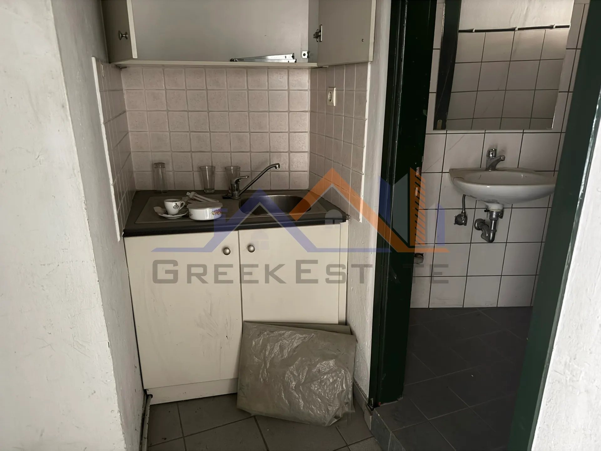Κατάστημα 60τ.μ.  - 4