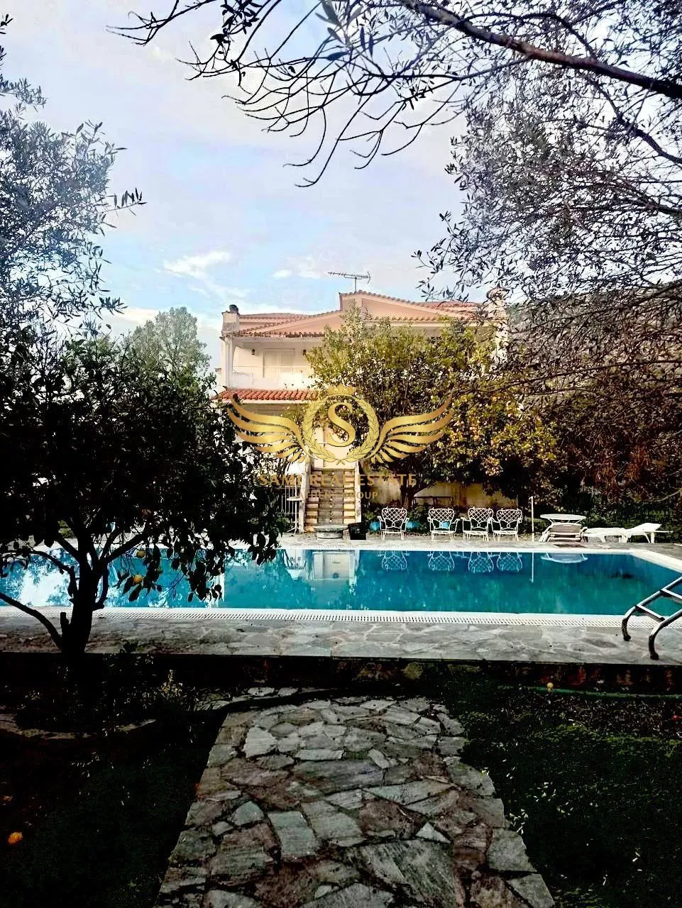 Μονοκατοικία 430τ.μ.  - 2