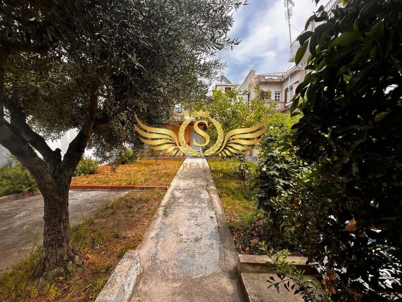 Οικόπεδο 203τ.μ.  - 2