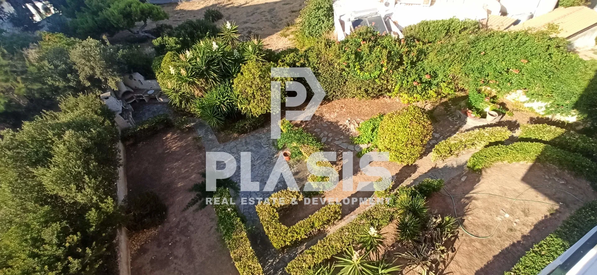 Standalone residential building 510m²  - 3