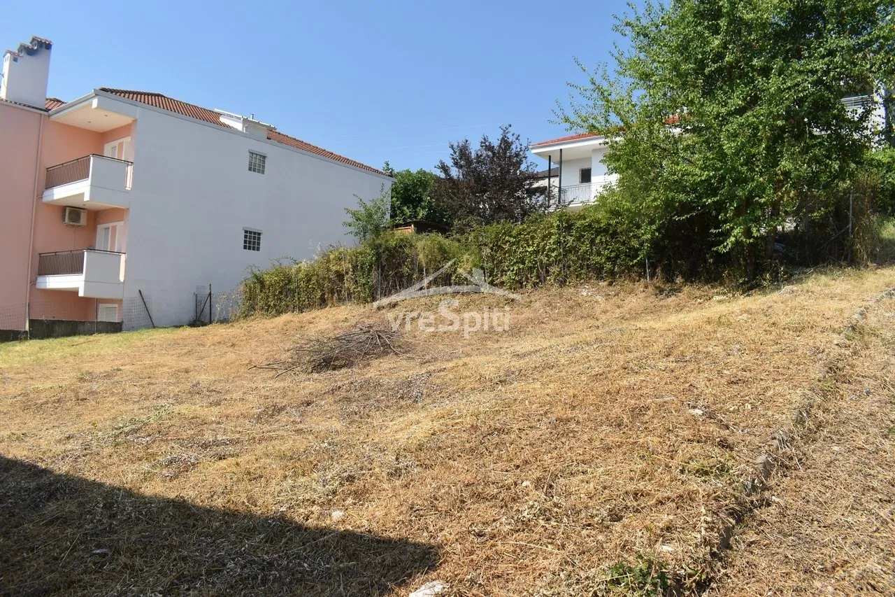 Plot 300m²  - 2