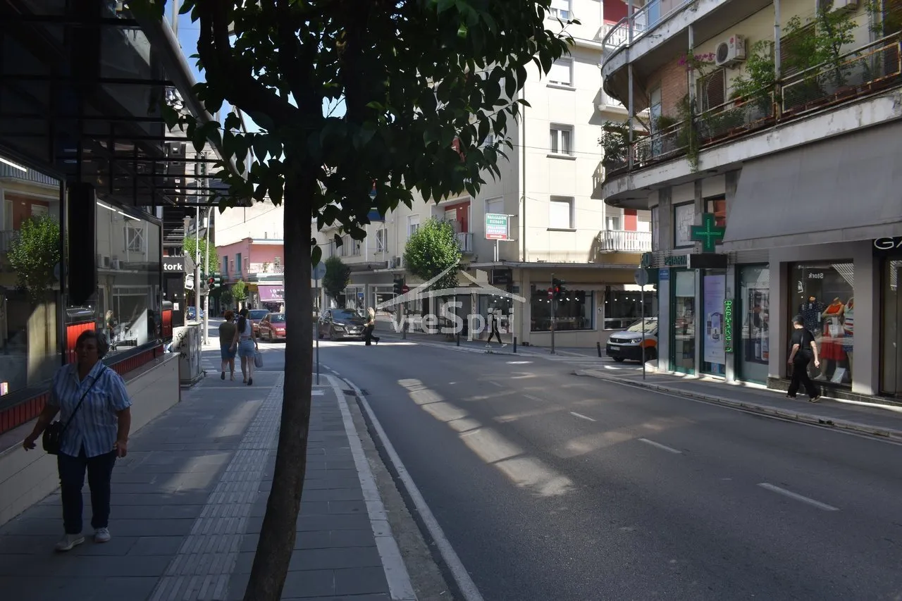 Κατάστημα 150τ.μ.  - 4