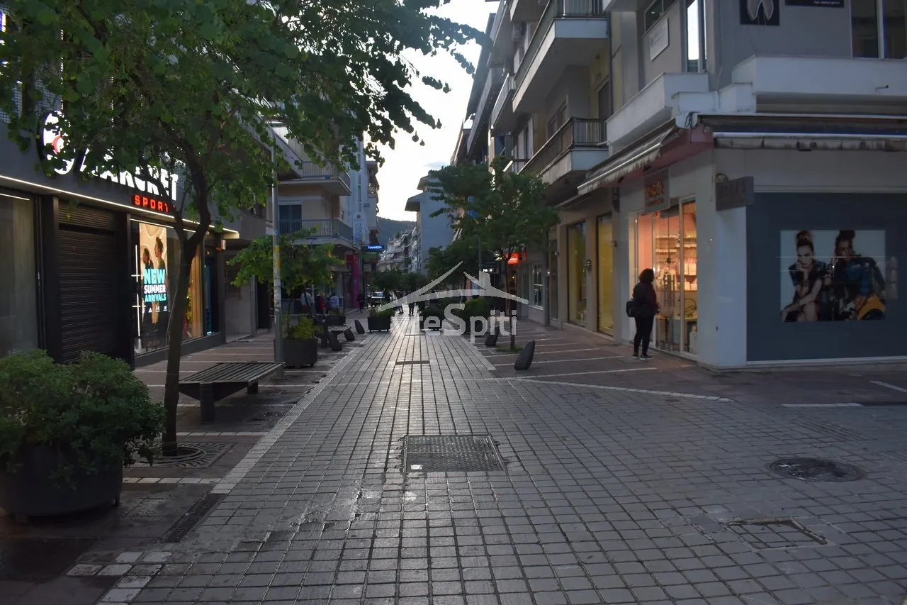 Shop 330m²  - 5