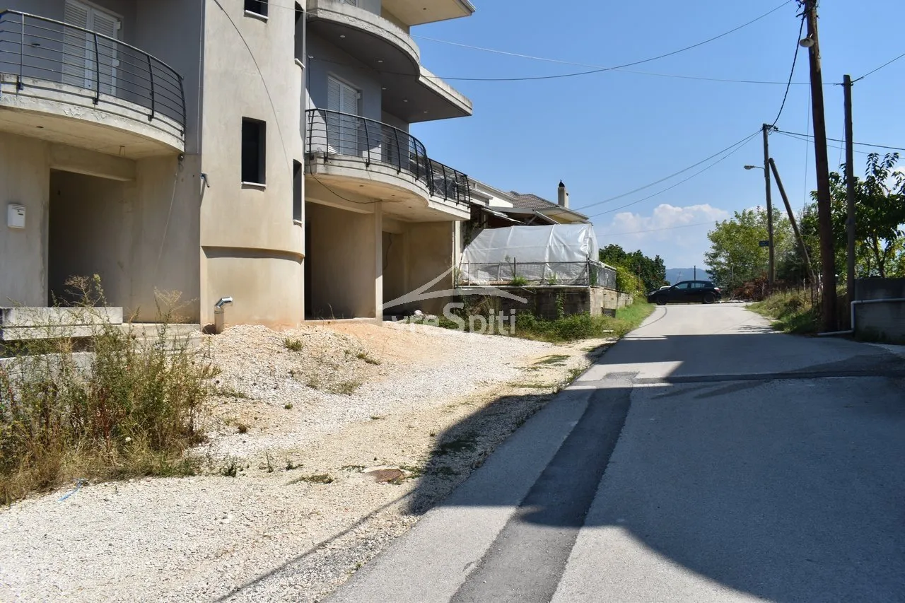 Οικόπεδο 673τ.μ.  - 4