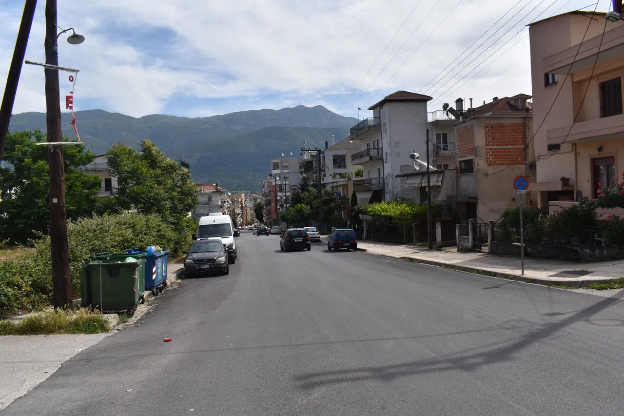 Οικόπεδο 600τ.μ.  - 5