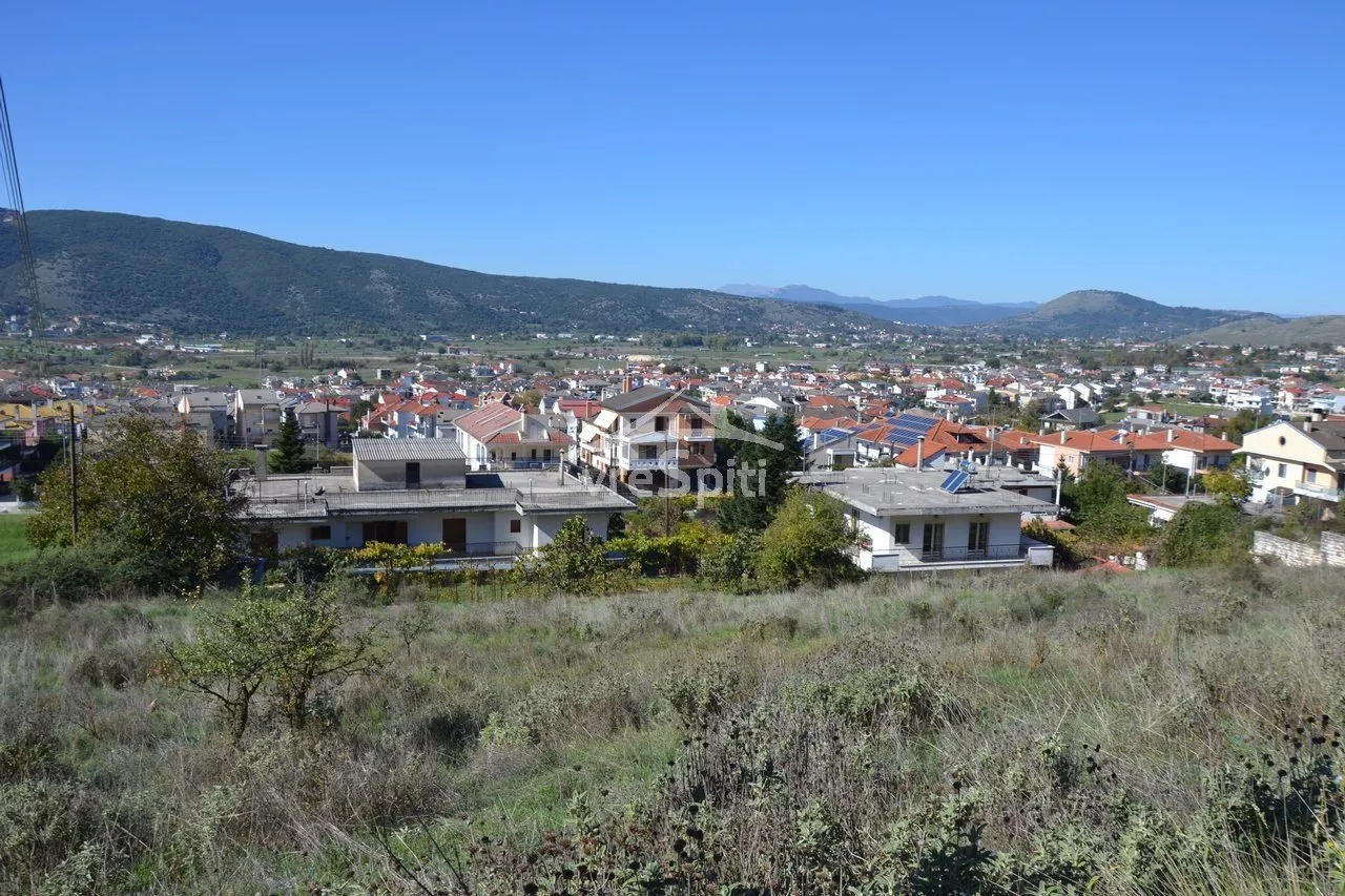 Οικόπεδο 650τ.μ.  - 2