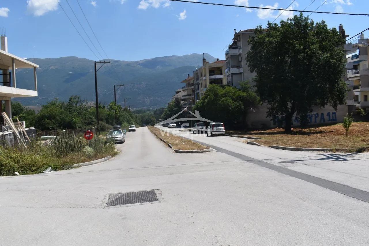 Plot 813m²  - 2