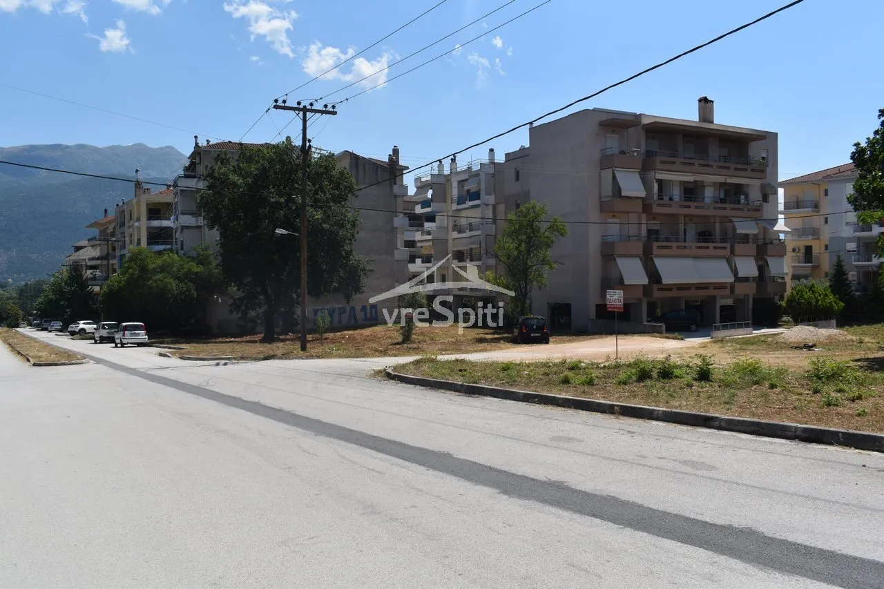 Plot 813m²  - 3