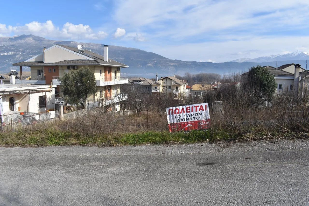 Οικόπεδο 935τ.μ.  - 3