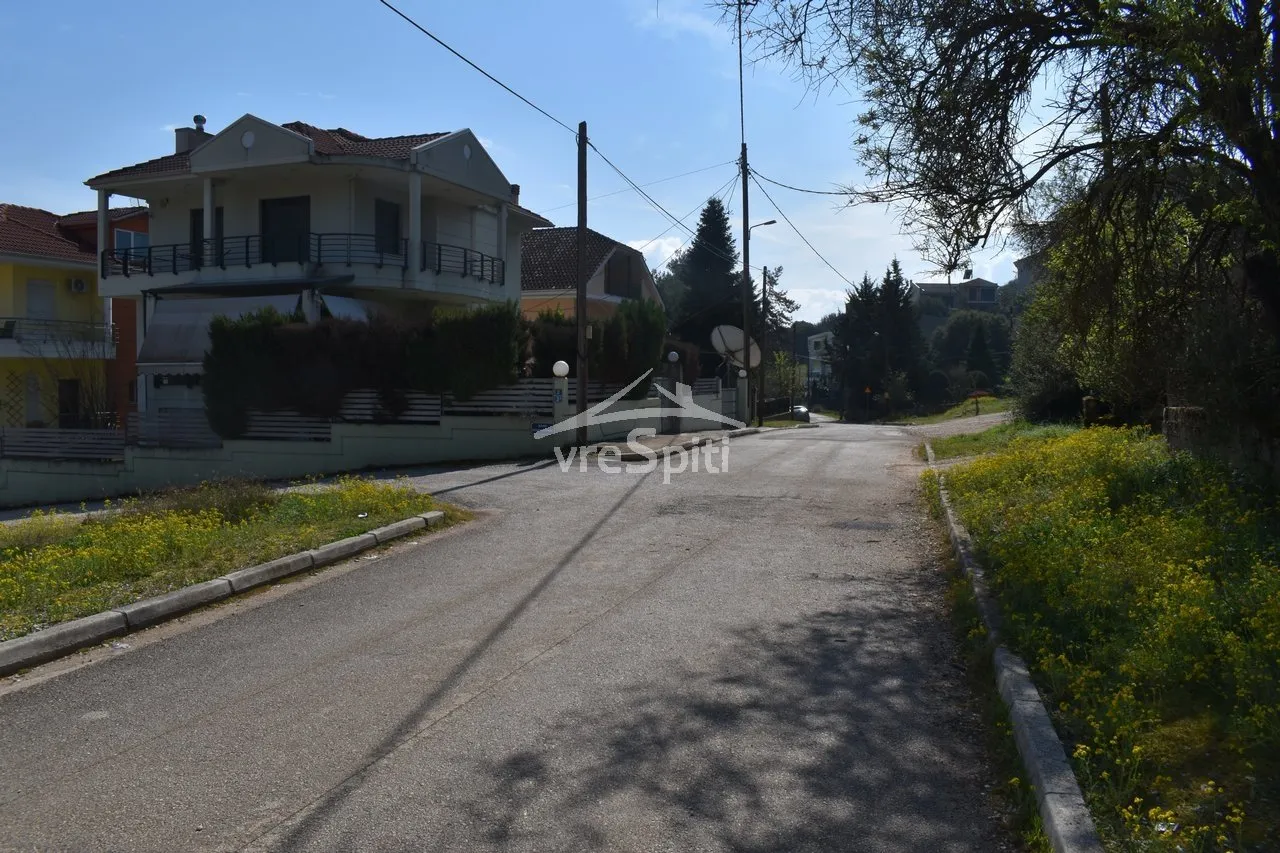 Οικόπεδο 545τ.μ.  - 3