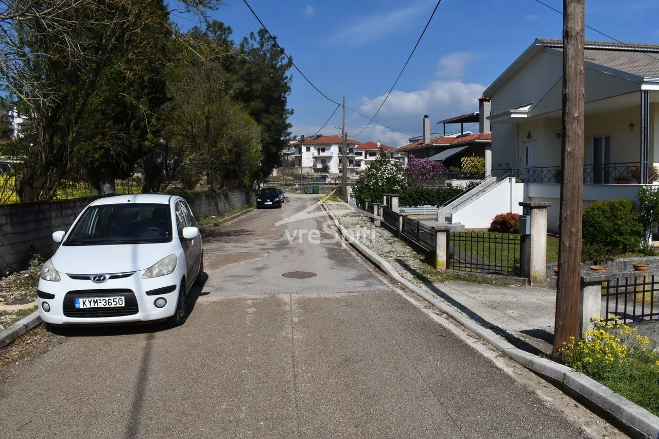 Οικόπεδο 545τ.μ.  - 4