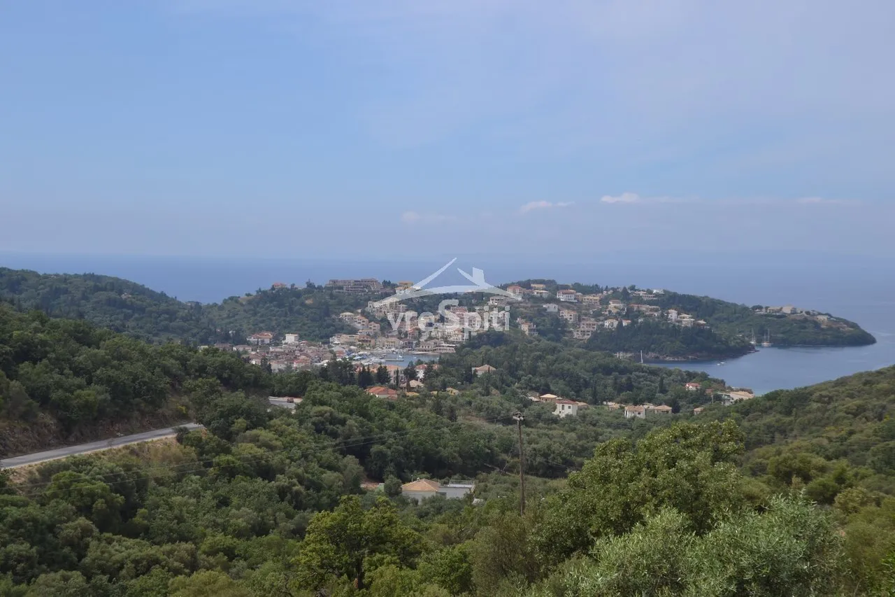 Οικόπεδο 810τ.μ.  - 4