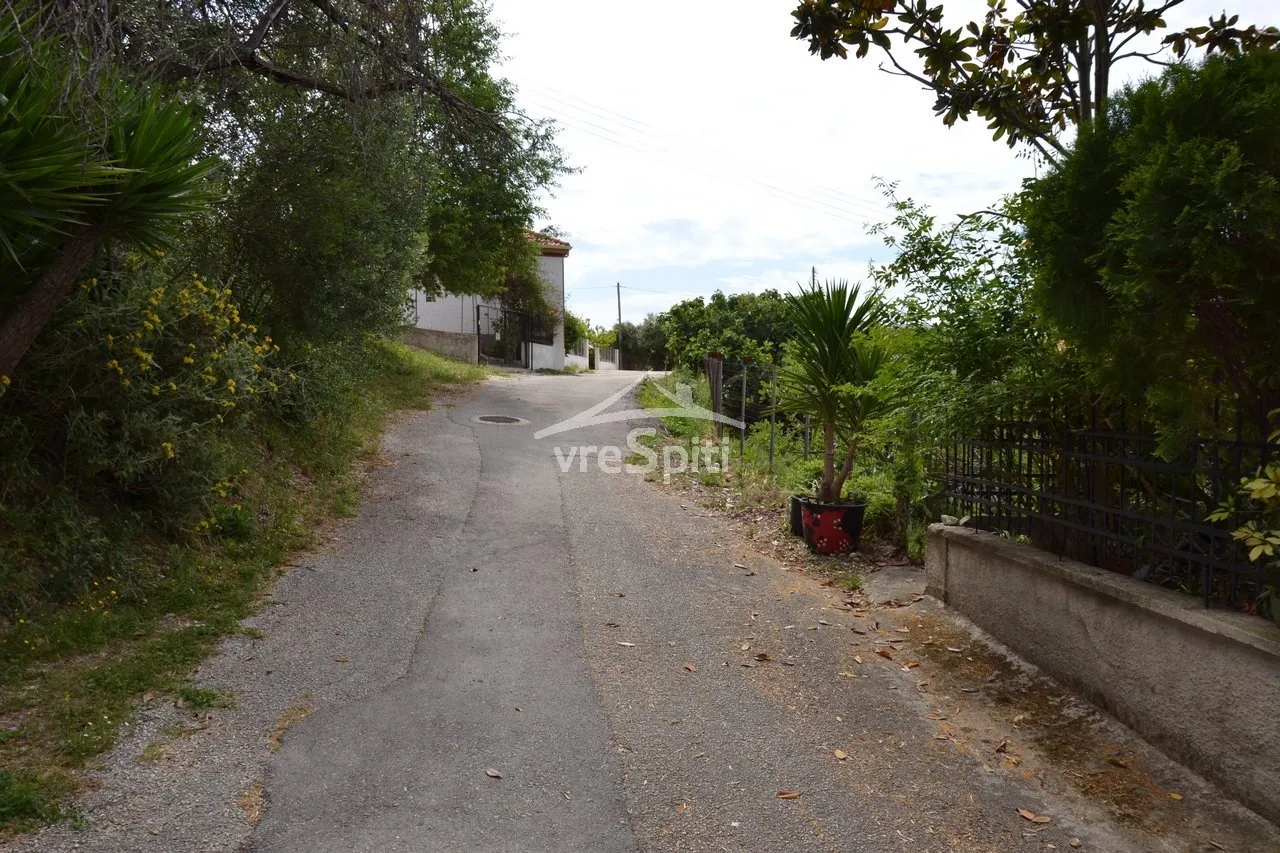 Οικόπεδο 420τ.μ.  - 2