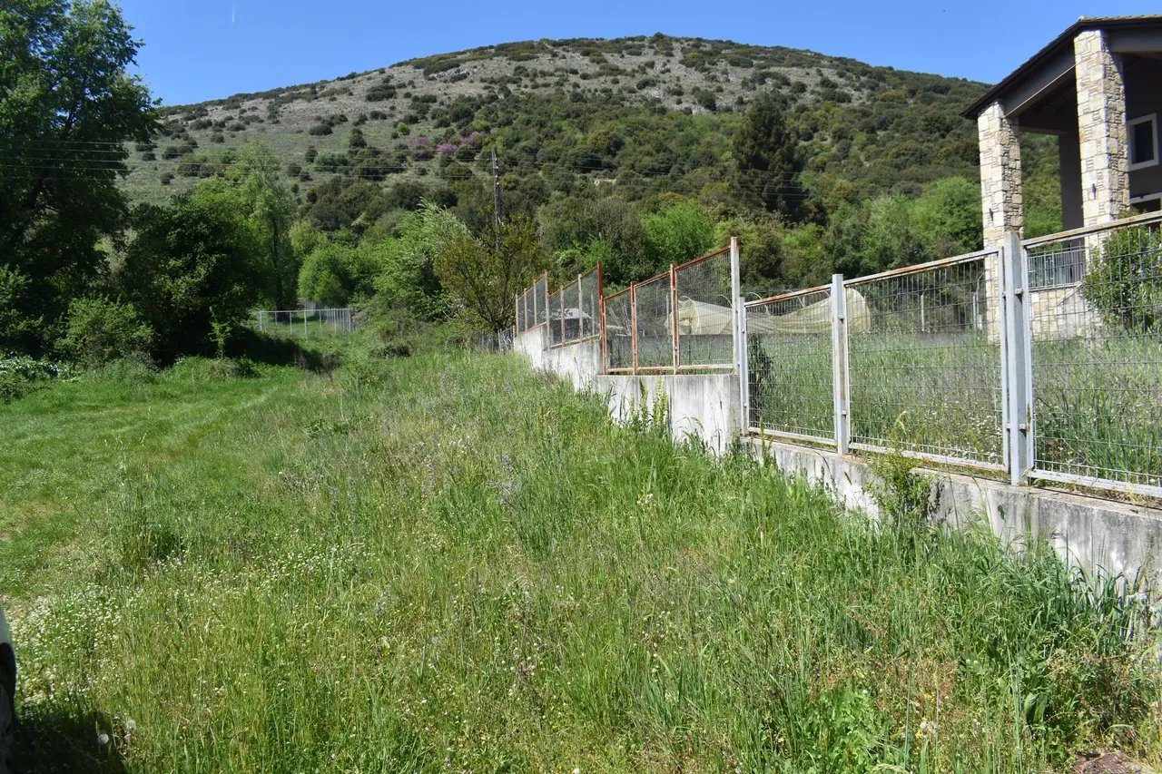 Οικόπεδο 1939τ.μ.  - 4