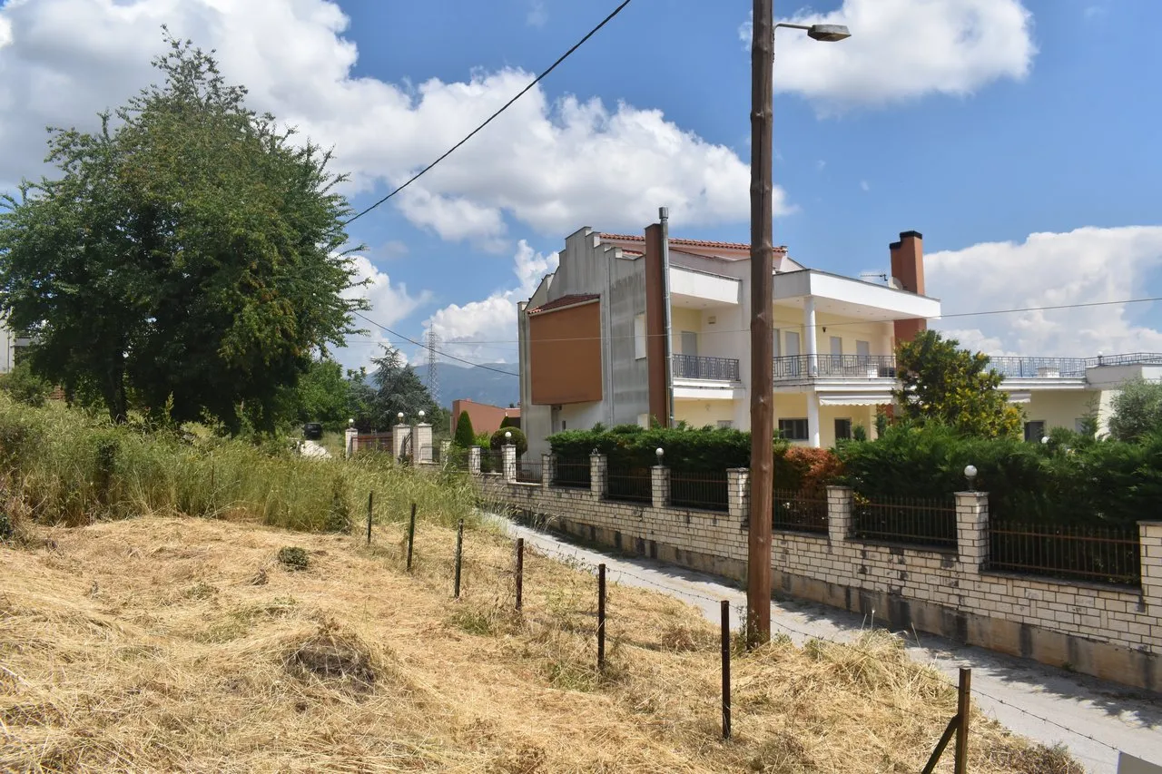 Οικόπεδο 1165τ.μ.  - 5