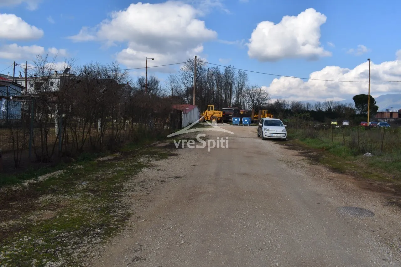 Οικόπεδο 745τ.μ.  - 3