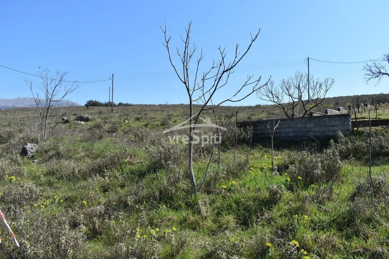 Οικόπεδο 640τ.μ.  - 4