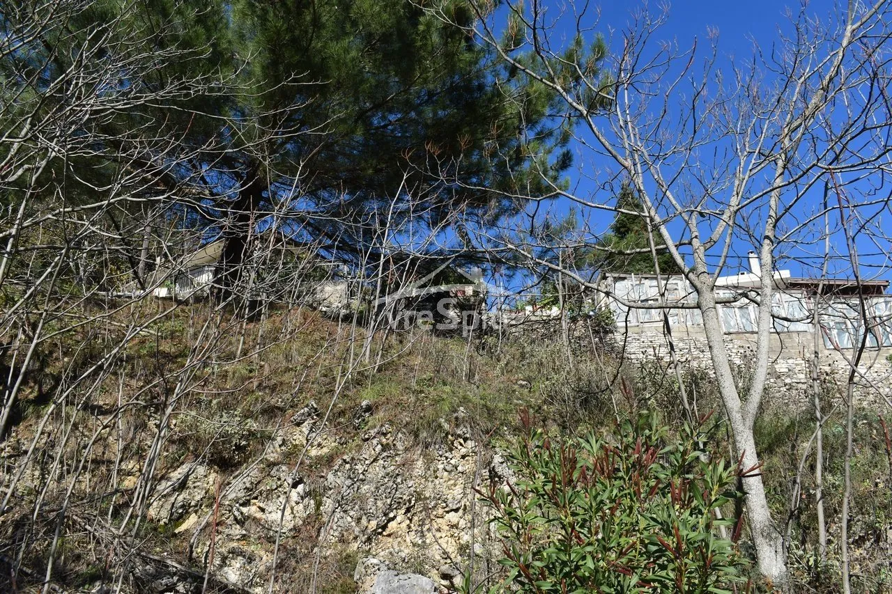 Plot 1370m²  - 3