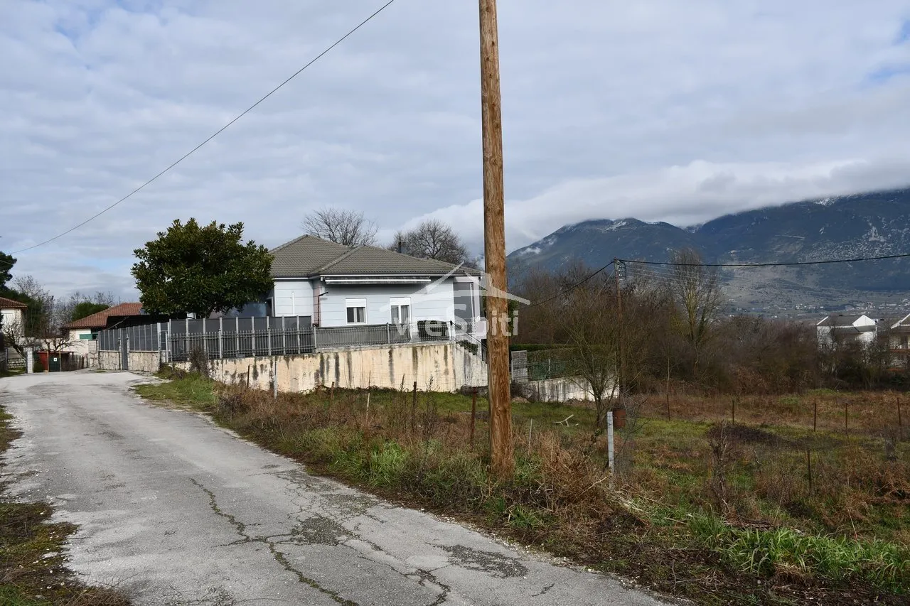 Οικόπεδο 972τ.μ.  - 5