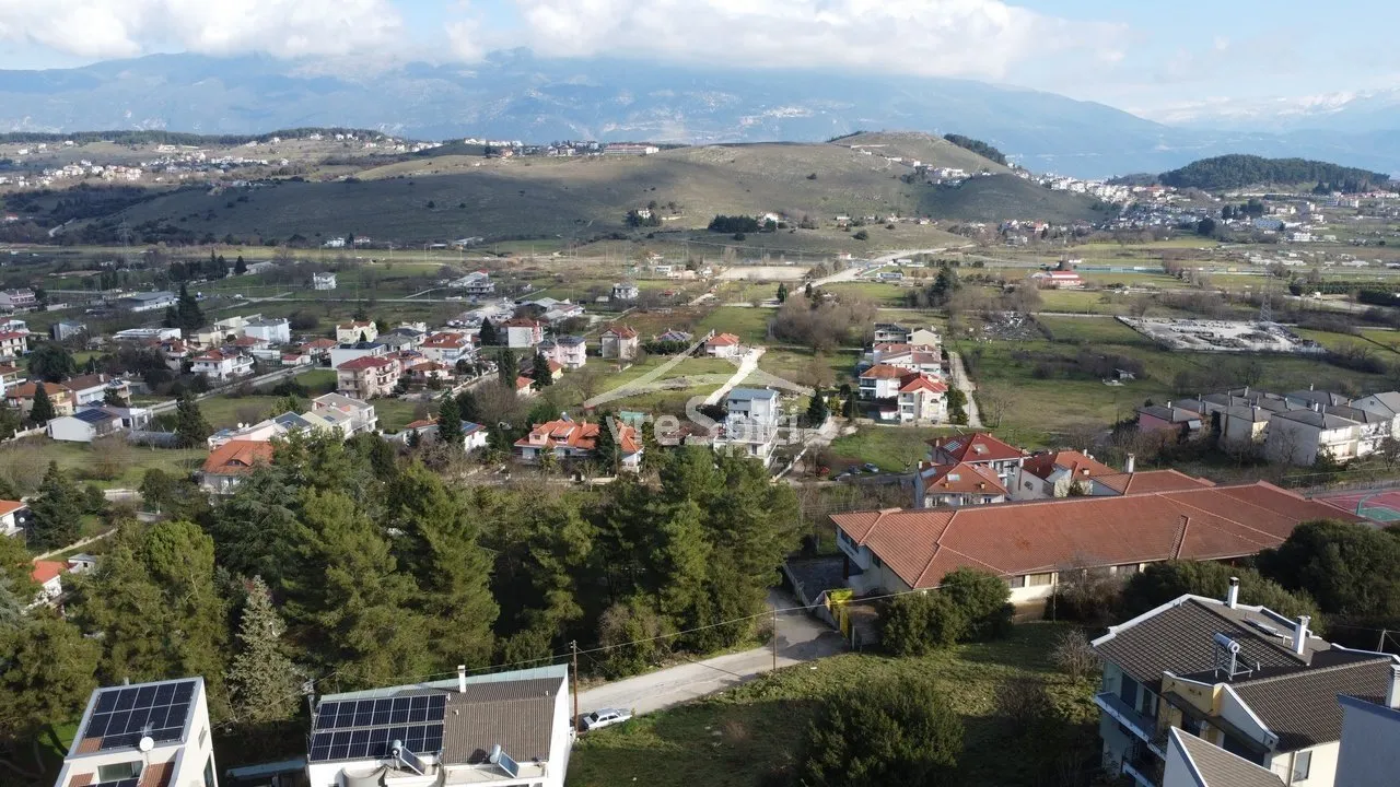 Οικόπεδο 1627τ.μ.  - 3